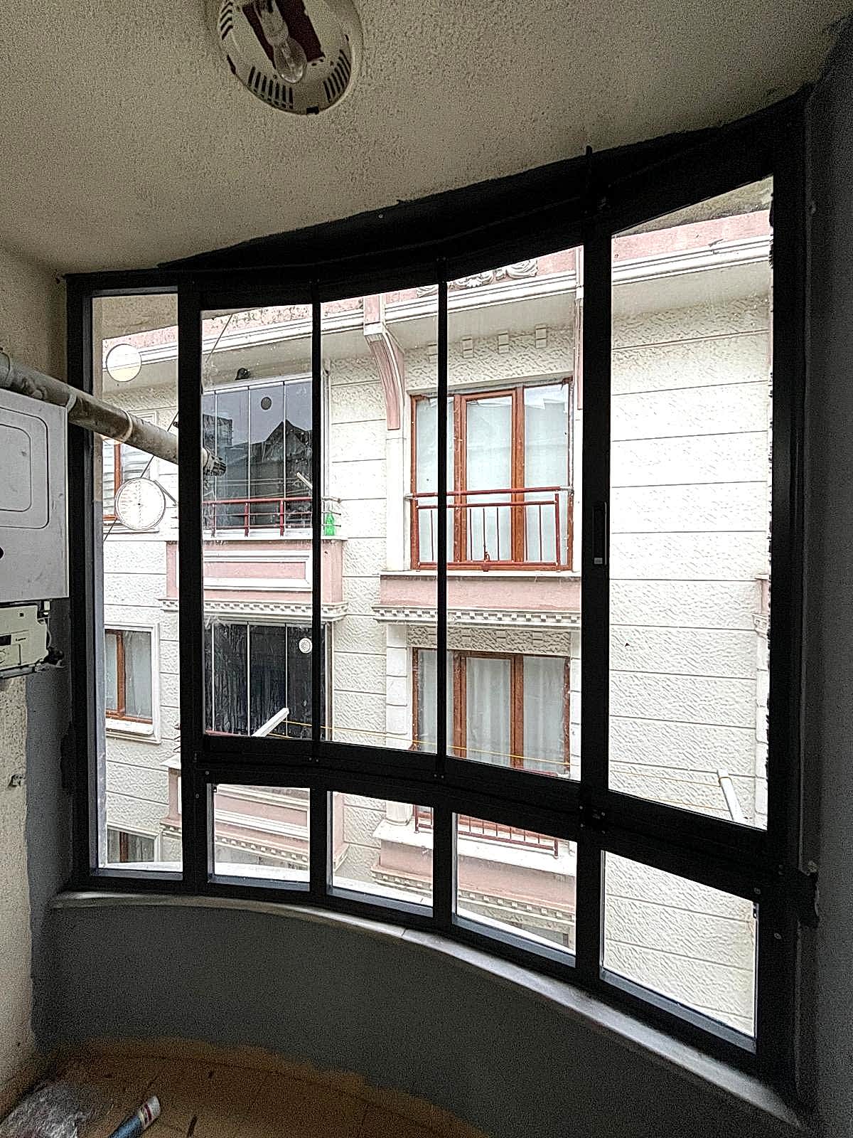 Cam Balkonlar: Modern Yaşamın Vazgeçilmezi